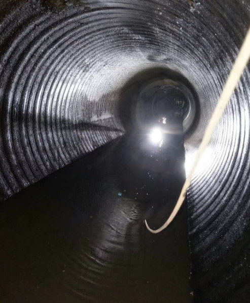 管道紫外光固化修复是新型的非开挖管道修复技术